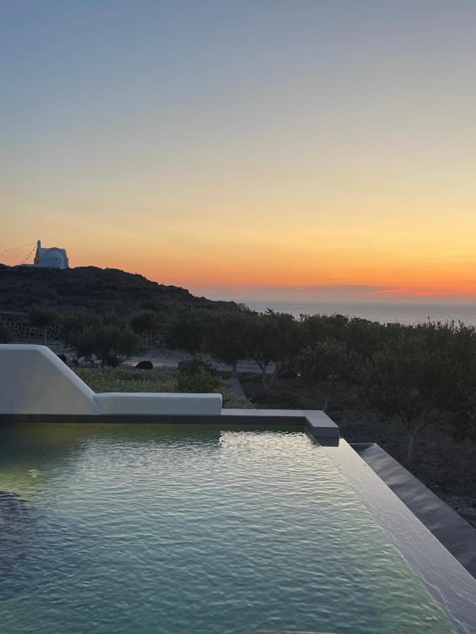 Saint John Oia-Exclusive Private Heated Pool Villas Luaran gambar