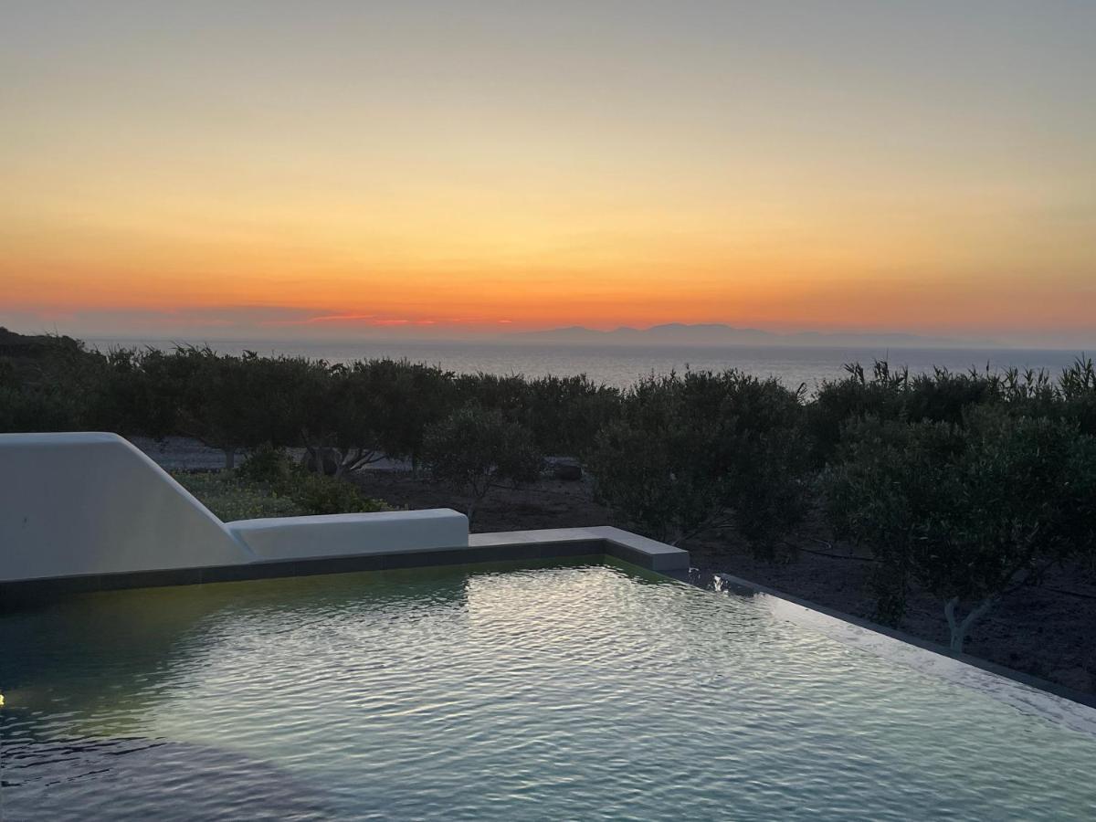 Saint John Oia-Exclusive Private Heated Pool Villas Luaran gambar