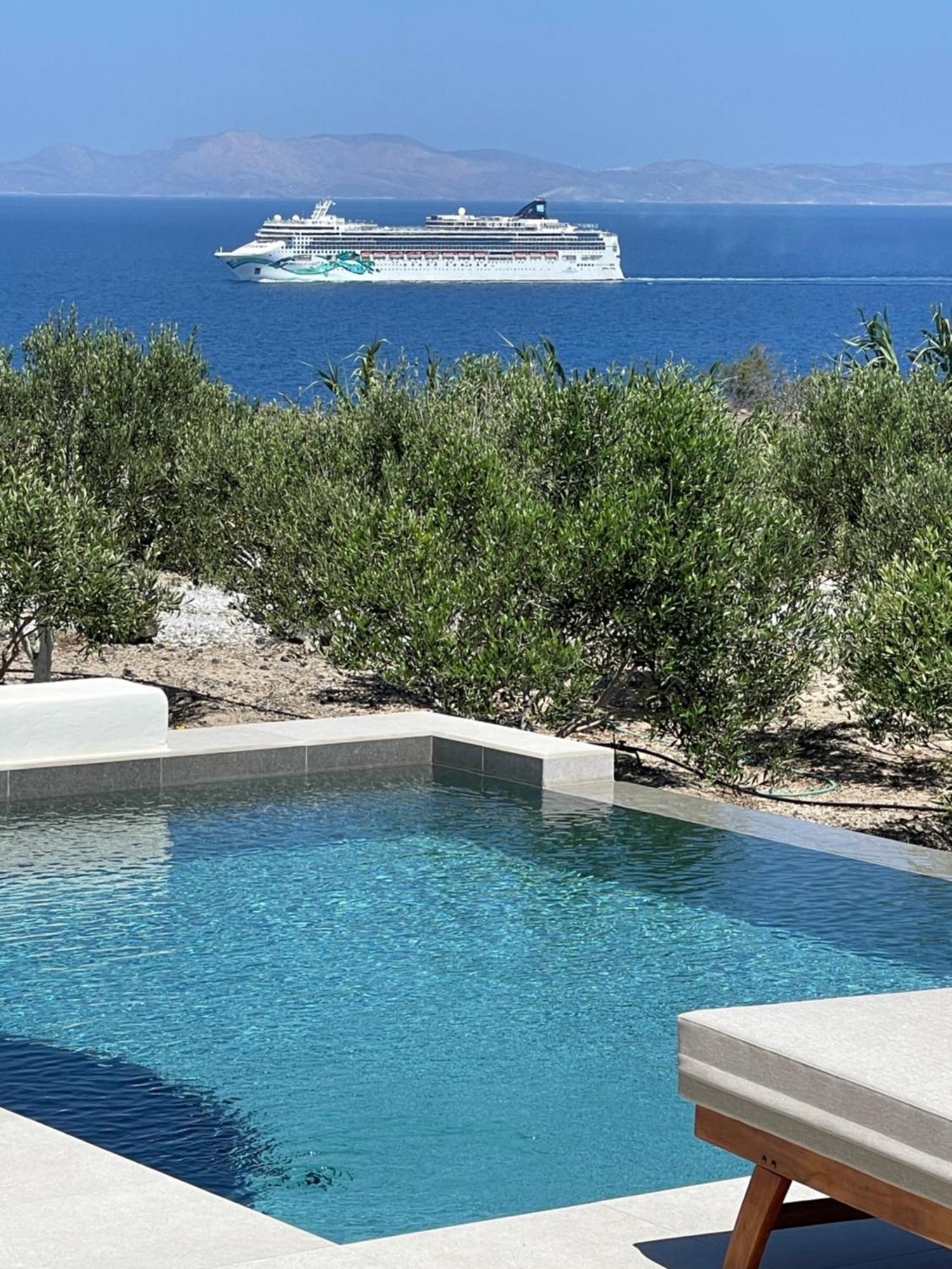 Saint John Oia-Exclusive Private Heated Pool Villas Luaran gambar