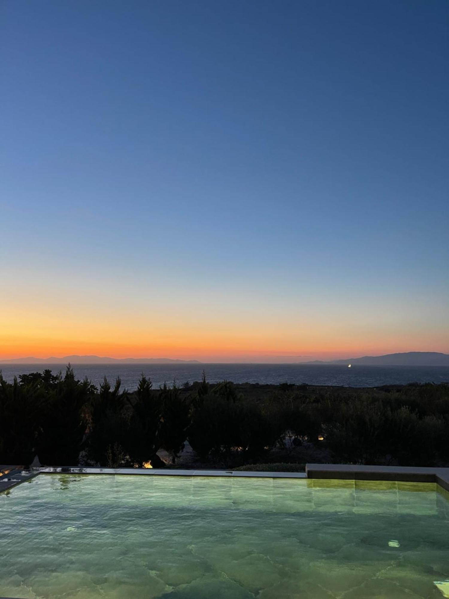 Saint John Oia-Exclusive Private Heated Pool Villas Luaran gambar