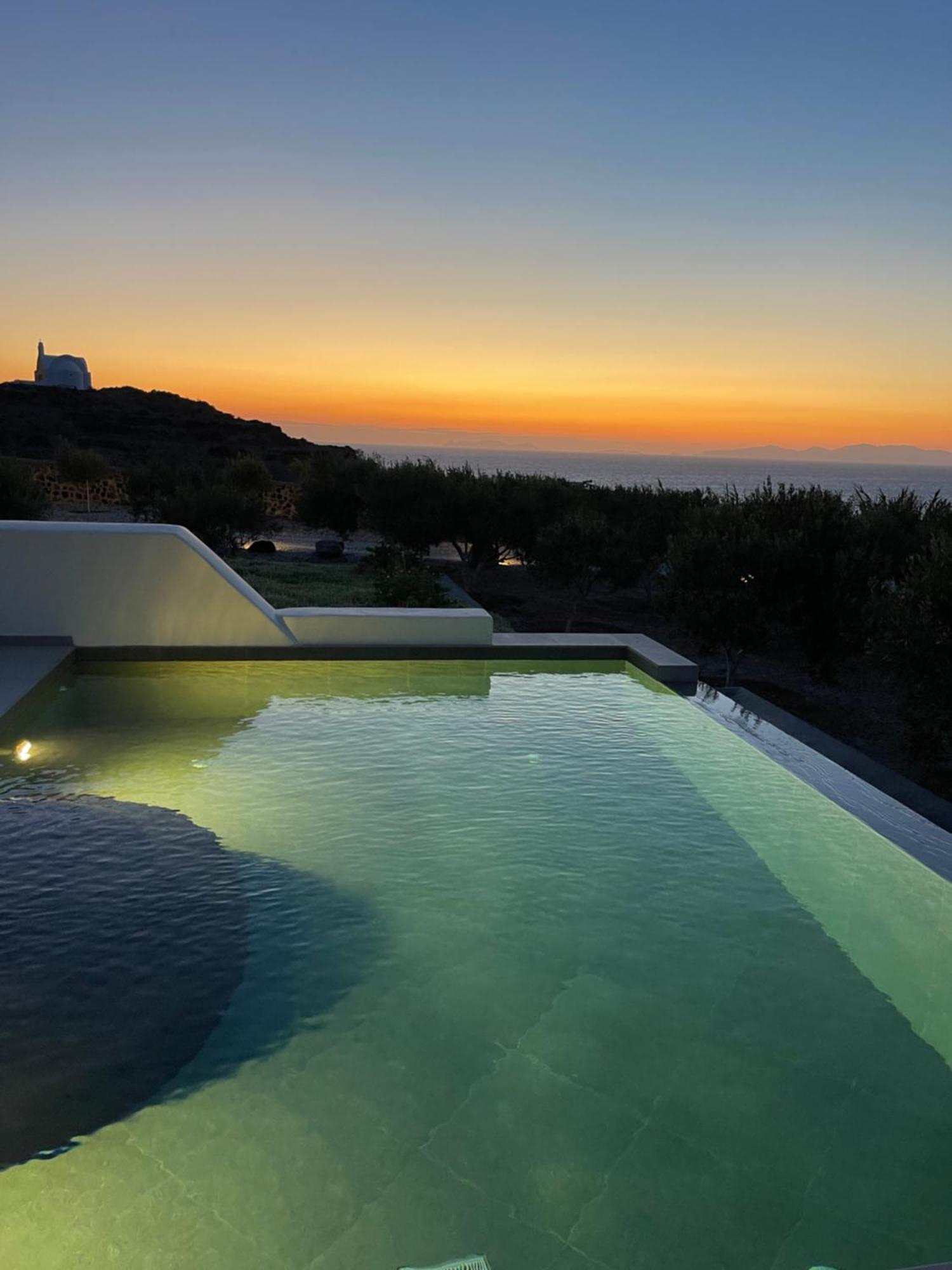 Saint John Oia-Exclusive Private Heated Pool Villas Luaran gambar